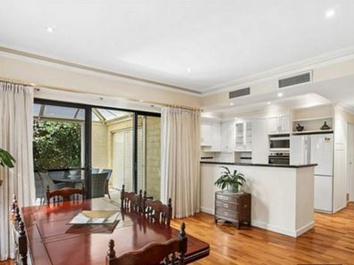 20 Sherwood Road, Dalkeith WA 6009