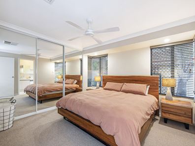 5 Cherbourg Grove, Port Kennedy WA 6172