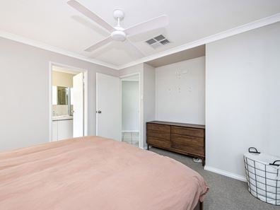 5 Cherbourg Grove, Port Kennedy WA 6172