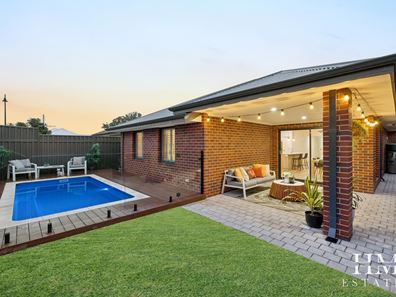 16 Berckelman Circuit, South Guildford WA 6055