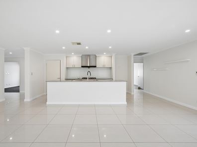 17 Clearwater Drive, Southern River WA 6110