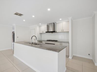 17 Clearwater Drive, Southern River WA 6110