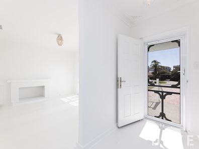 24 Belhus Drive, Trigg WA 6029