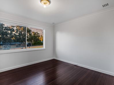 74 Jinda Road, Koongamia WA 6056