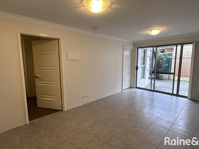 13/13 Spring Avenue, Midland WA 6056