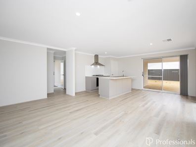 11 Tapin Street, Yanchep WA 6035