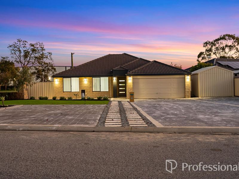 13 Sheffield Road, Wattle Grove WA 6107