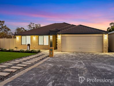 13 Sheffield Road, Wattle Grove WA 6107