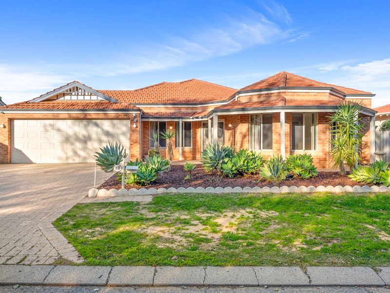 12 Keenan Way, Winthrop