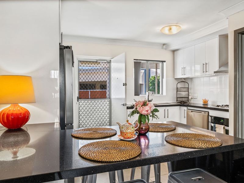 11/19 Coode Street , Fremantle WA 6160