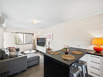 11/19 Coode Street , Fremantle WA 6160