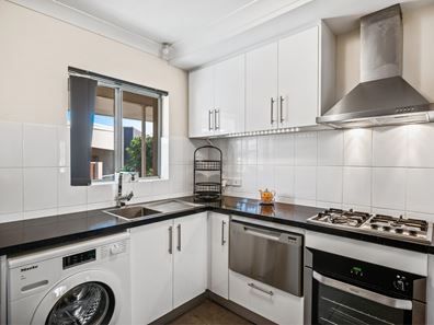 11/19 Coode Street , Fremantle WA 6160