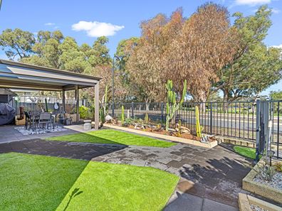 33 Lilydale Drive, Lakelands WA 6180