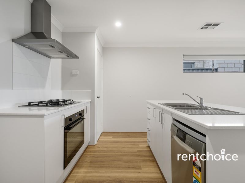 25 Camperdown Wy, Lakelands