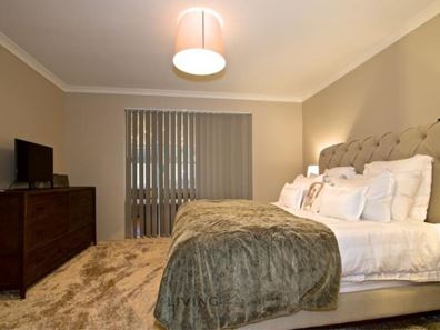 Room/1  21 Juncea Way, Hammond Park WA 6164