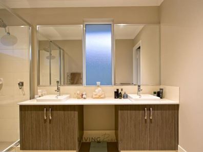 Room/1  21 Juncea Way, Hammond Park WA 6164