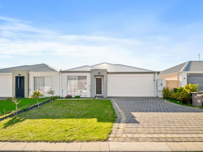 25 Baddesley Way, Canning Vale WA 6155