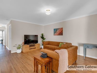 14/6 Hawkins Street, Rockingham WA 6168