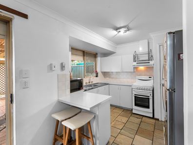 18 Roger St, Midland WA 6056