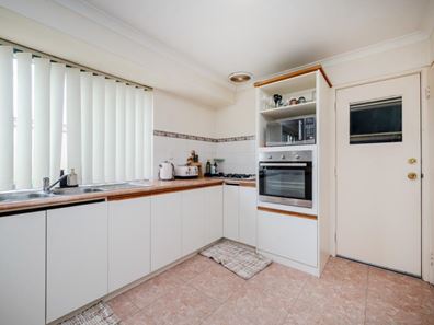 2 Polesden Close, Hocking WA 6065
