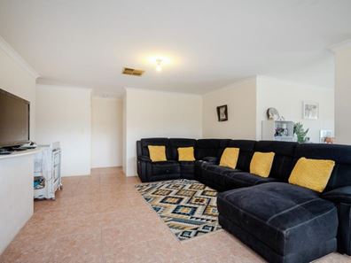 2 Polesden Close, Hocking WA 6065