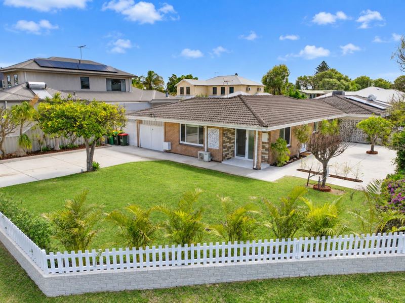 28 Regan Street, Rockingham WA 6168