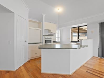 2 Grampian Court, Cooloongup WA 6168