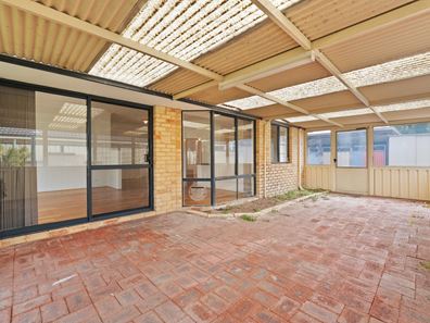 2 Grampian Court, Cooloongup WA 6168