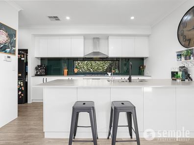 15 Foxtail Grove, Wandi WA 6167