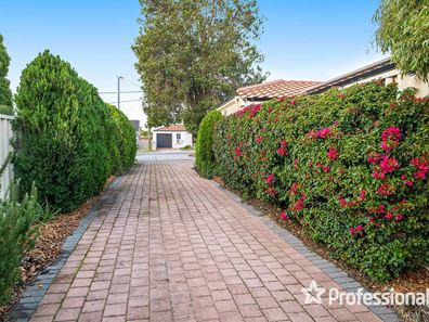 43B Hillsborough Drive, Nollamara WA 6061