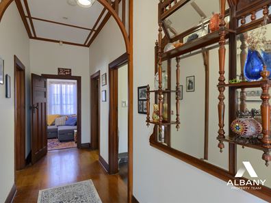 117 Albany Highway, Mount Melville WA 6330