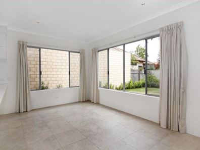 11 Daniel Street, Attadale WA 6156