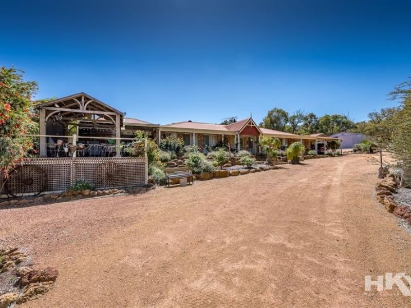 11 Leschenaultia Drive, Chittering WA 6084
