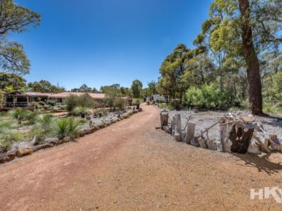11 Leschenaultia Drive, Chittering WA 6084