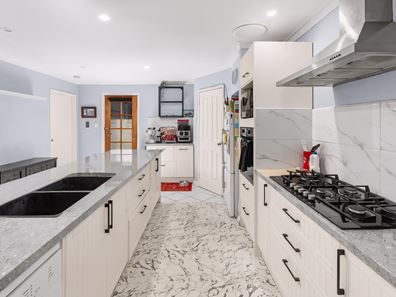 14 Crampton Avenue, Usher WA 6230