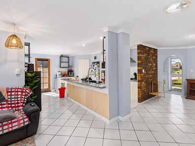14 Crampton Avenue, Usher WA 6230