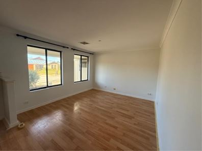 10 Karri Way, Thornlie WA 6108