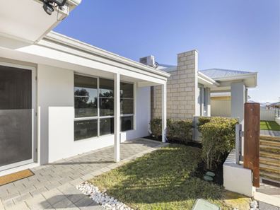 8 Forestay Turn, Alkimos WA 6038