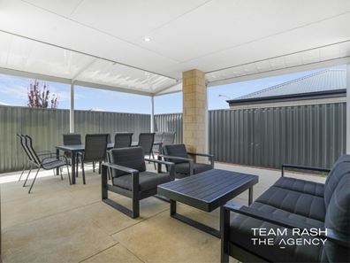 15 Hallam View, Caversham WA 6055