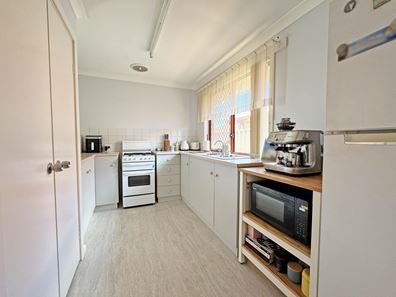 13 Springfield Street, West Beach WA 6450