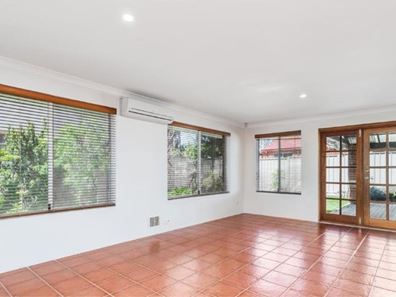 2 Delgado Parade, Iluka WA 6028