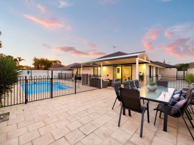 8 Enfield Turn, Carramar WA 6031