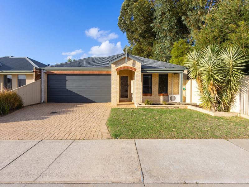 18 Carnation Street, Canning Vale WA 6155