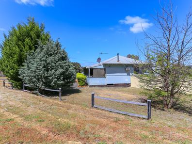 15 Cable Street, Collie WA 6225