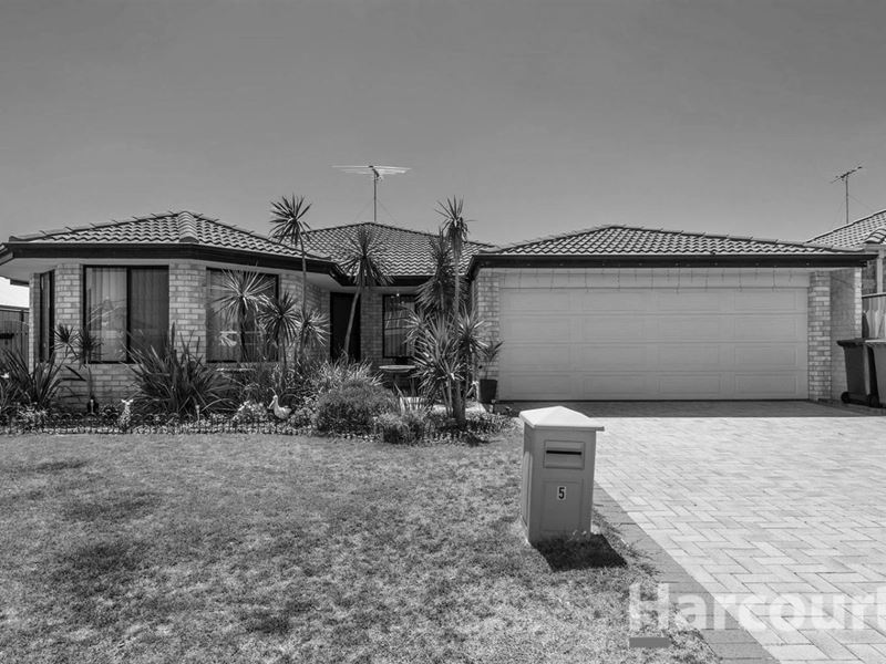 5 Caslano Road, Meadow Springs WA 6210