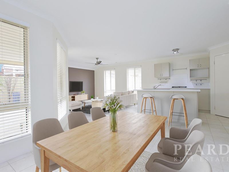 90 Amherst Road, Canning Vale WA 6155