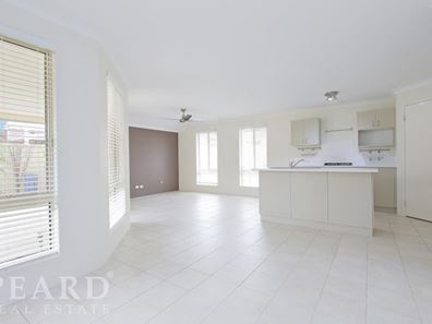 90 Amherst Road, Canning Vale WA 6155