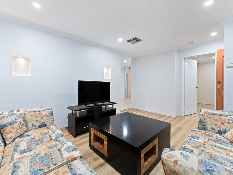 6 Koomba Rise, Bertram