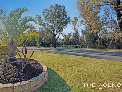 14 Hawkesbury Retreat, Atwell WA 6164