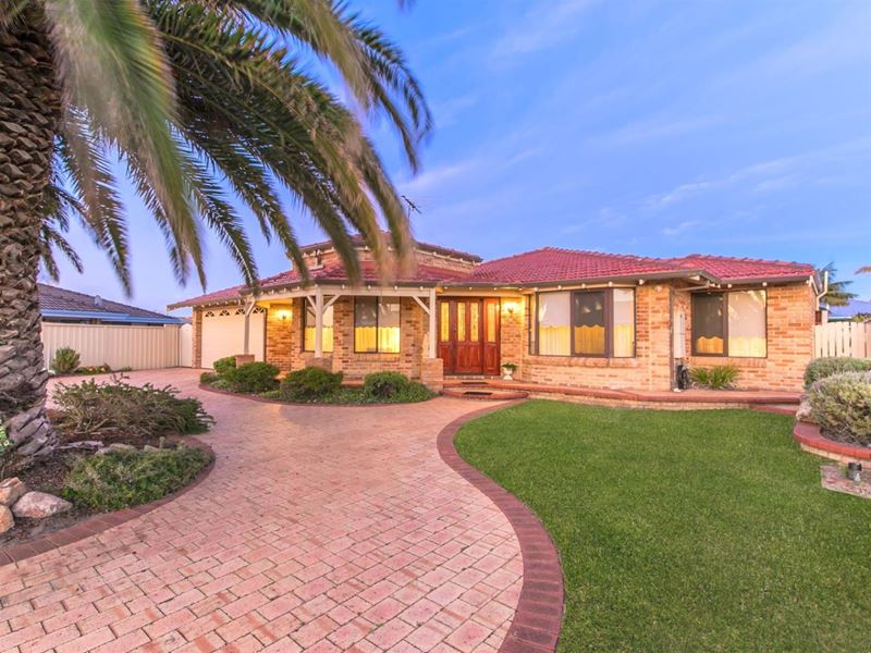 9 Magellan Close, Waikiki